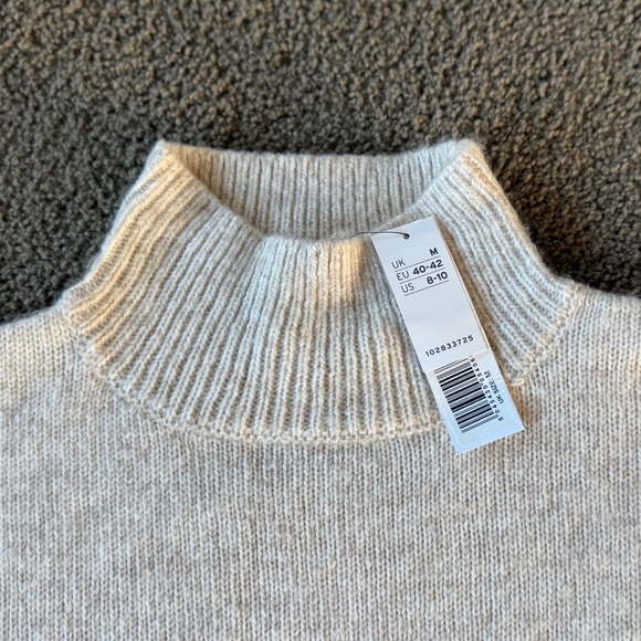 Topshop Cream Mock Neck Sweater NWT – Size M - Picture 5 of 7